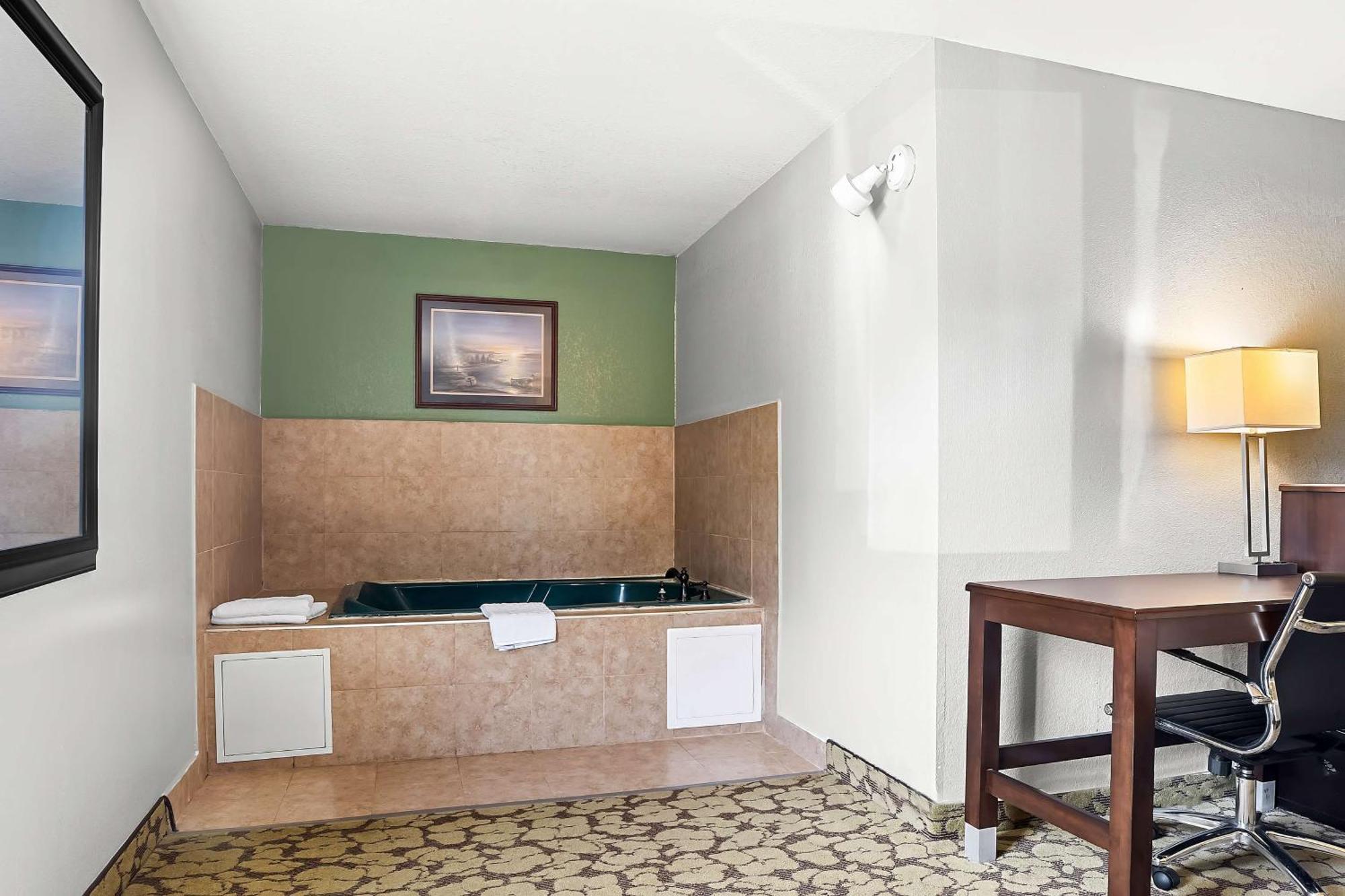 Surestay Plus Hotel By Best Western Bettendorf Eksteriør billede
